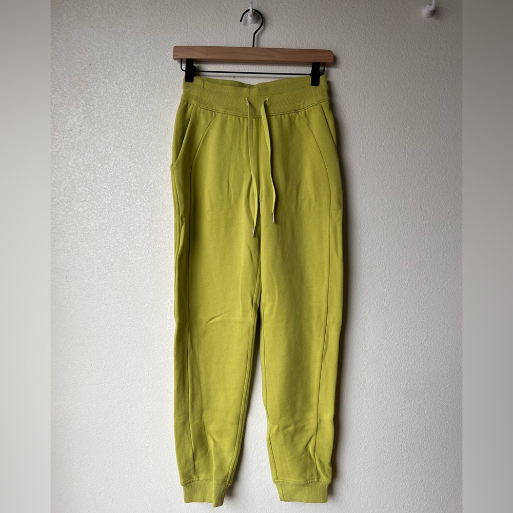 Lululemon Scuba Fleece Jogger Size 2